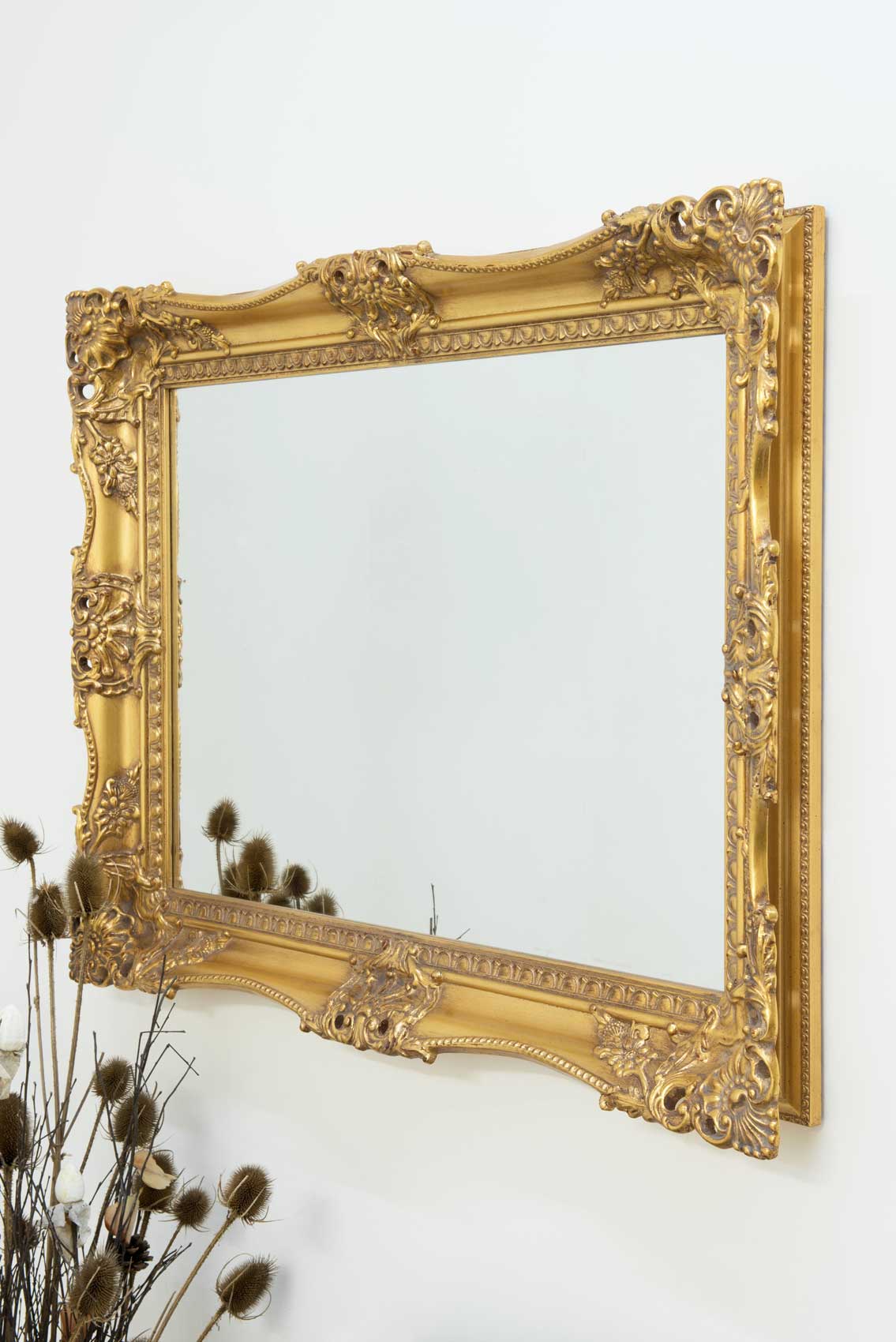 Ornate Mirror Frame: Reflection Of Timeless Elegance