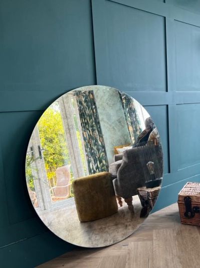 The Vetus - Round Circular Antiqued Mirror with Polished Edge on Black Backing 39"x39" (100x100CM). Premium Distressed Mirror Glass Ready to Wall Hang