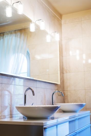 Circuitt 4mm Sheet Mirror Glass Bevelled 91 x 152 CM