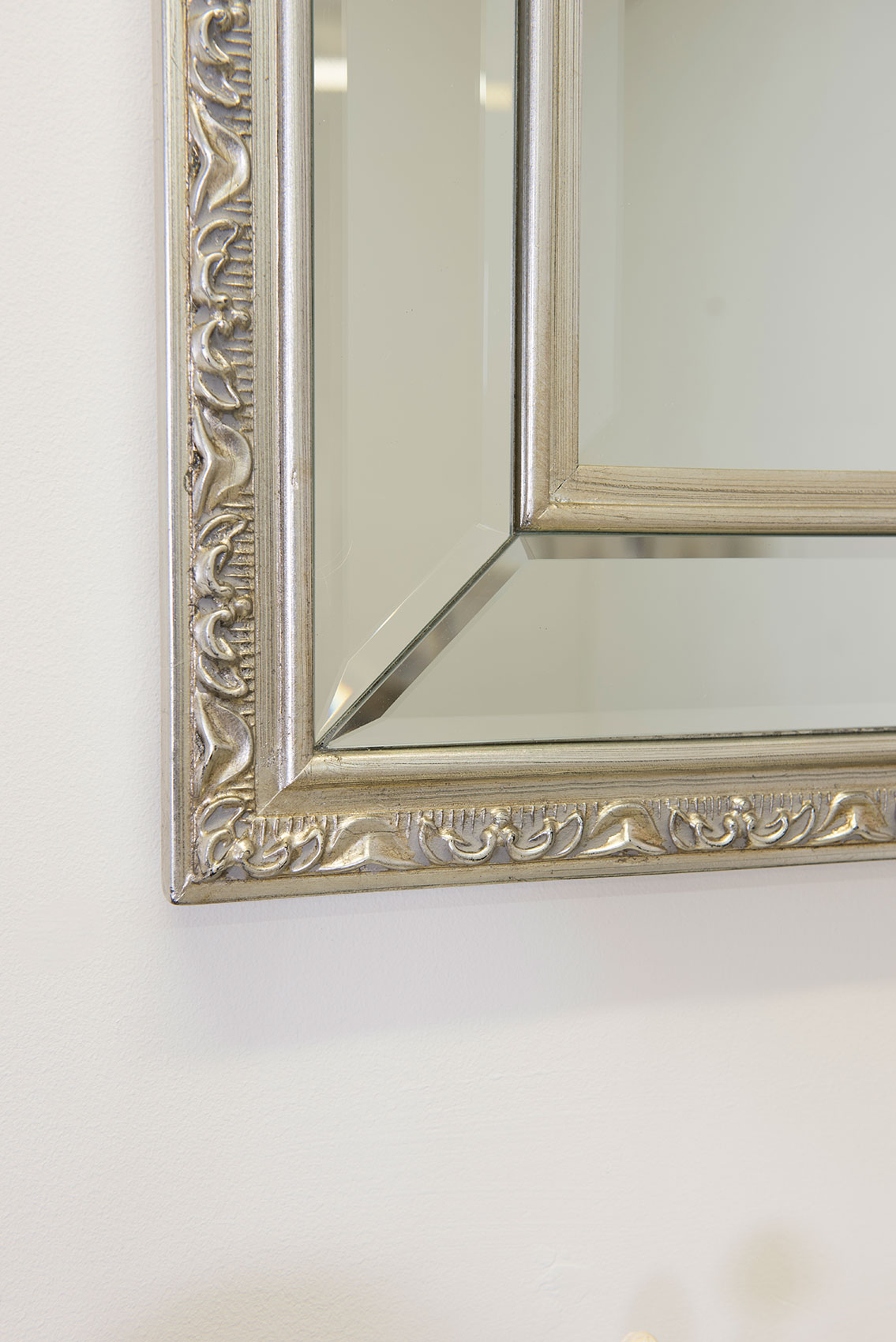 Extra Large Ornate Decorative Bevelled Glass wall Mirror 115cm x 84cm